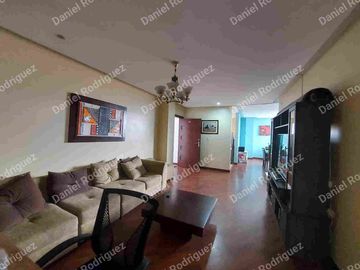 Departamento de venta en cuenca en plena Ave. Paucarbamaba zona estrategica a 100 m de la clinica paucarbamba
