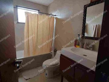 Departamento de venta en cuenca en plena Ave. Paucarbamaba zona estrategica a 100 m de la clinica paucarbamba