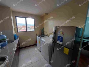 Departamento de venta en cuenca en plena Ave. Paucarbamaba zona estrategica a 100 m de la clinica paucarbamba