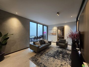 Dijual Rumah Mewah 3 Lantai Full Furnish di Zora Kazumi BSD Siap Huni