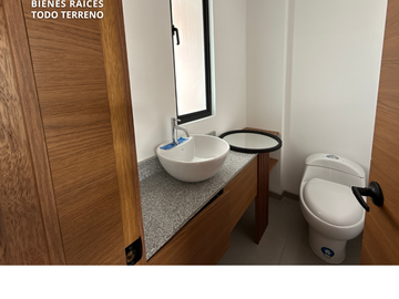 CASA EN VENTA SECTOR IZAMBA, AMBATO-ECUADOR