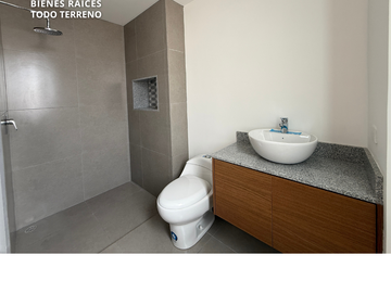 CASA EN VENTA SECTOR IZAMBA, AMBATO-ECUADOR