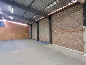Se Vende Galpón O Bodega Amplio En San Gerardo, Recoleta