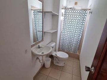 Casa en Alquiler Santa Elena, 2 Hab, 1 Baño, Seguridad, Piscina, cerca la Playa