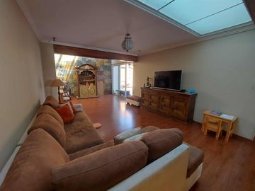 Casa de venta en cuenca sector comercial Ecu 911, Parque Santa Anita, Av 10 de agosto