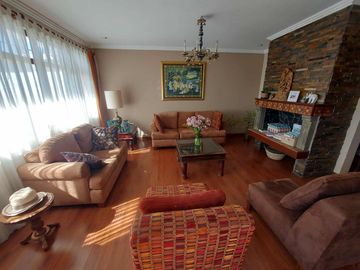 Casa de venta en cuenca sector comercial Ecu 911, Parque Santa Anita, Av 10 de agosto