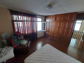 Casa de venta en cuenca sector comercial Ecu 911, Parque Santa Anita, Av 10 de agosto