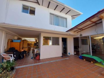 Casa de venta en cuenca sector comercial Ecu 911, Parque Santa Anita, Av 10 de agosto