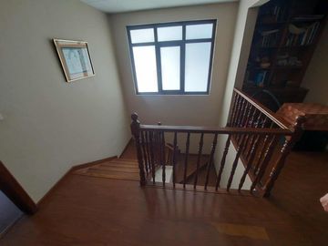 Casa de venta en cuenca sector comercial Ecu 911, Parque Santa Anita, Av 10 de agosto