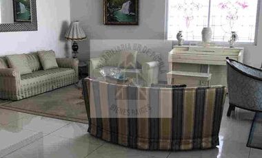 VENTA DE RESIDENCIA EN LA VISTA COUNTRY CLUB CON EXCELENTES AMENIDADES Y MUY AMPLIA  4 recámaras 4 baños cuarto de servicio campo de golf