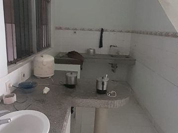 Dijual Ruko 3 Lantai di Singgasana Mainroad
