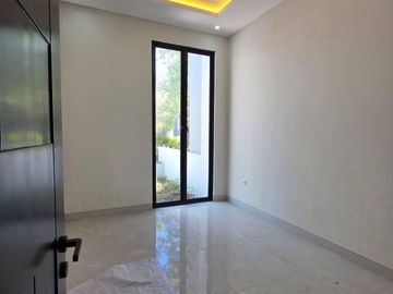 Dijual Rumah Baru Minimalis 2 Lantai, Dian Istana, Surabaya Barat