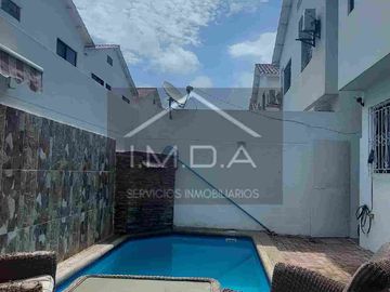 Venta de Casa de 5 dormirtorios en Urbanización Napoli