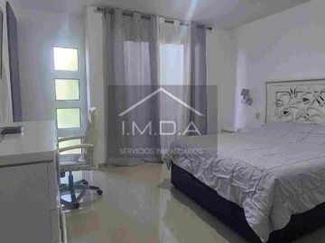 Venta de Casa de 5 dormirtorios en Urbanización Napoli