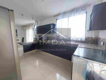 Venta de Casa de 5 dormirtorios en Urbanización Napoli