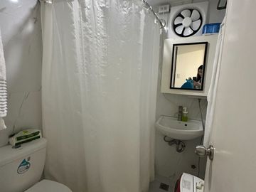 FOR RENT 2BR AT SUN VALLEY PARANAQUE 10-15 MINS AWAY FROM SM BICUTAN