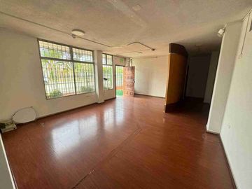 Venta de casa esquinera en Kennedy Nueva