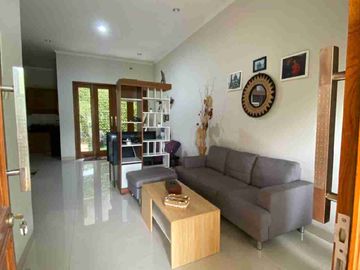 Rumah Bagus 2.5 Lt  Siap Huni dalam Komplek di Dukuh Kramat Jati