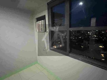 semi-furnished 2 bedrooms condo for sale, Horizon 101, Cebu city Philippines
