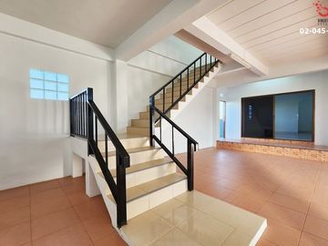 ขายบ้านเดี่ยว 2ชั้น 45ตารางวา ถนนไมตรีจิต-คู้คลองสิบ หนองจอก พร้อมอยู่