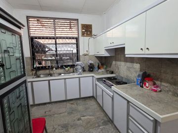 DISEWAKAN RUMAH FULLFURNISHED MEWAH DI JALAN JOHAR PONTIANAK KALIMANTAN BARAT