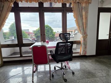 DISEWAKAN RUMAH FULLFURNISHED MEWAH DI JALAN JOHAR PONTIANAK KALIMANTAN BARAT