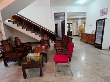 DISEWAKAN RUMAH FULLFURNISHED MEWAH DI JALAN JOHAR PONTIANAK KALIMANTAN BARAT