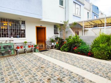 Casa - Macasto, Urbanización Valle hermoso 3, Ambato, Ecuador