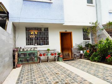 Casa - Macasto, Urbanización Valle hermoso 3, Ambato, Ecuador