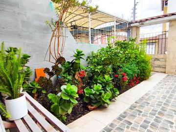 Casa - Macasto, Urbanización Valle hermoso 3, Ambato, Ecuador