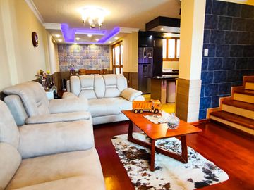 Casa - Macasto, Urbanización Valle hermoso 3, Ambato, Ecuador