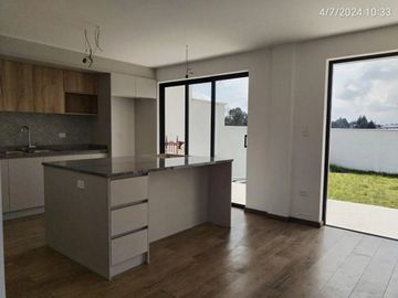 Casa en venta, sector Sangolquí, Valle de los Chillos