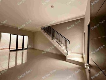 Rumah Hook Minimalis Tropis, Nyaman, Lokasi Dekat Tol, Rs, Sekolah, Mall