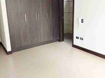 Departamento en venta sector González Suárez