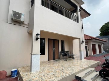 Rumah Mewah  dan Eklusif   di Kawasan Hunian  Elite  Radio Dalam ,  bisa buat kantor dan Tempat tinggal