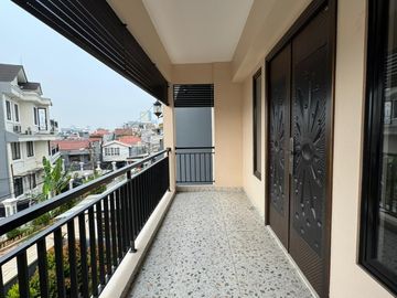 Rumah Mewah  dan Eklusif   di Kawasan Hunian  Elite  Radio Dalam ,  bisa buat kantor dan Tempat tinggal