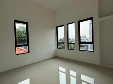 Rumah Mewah  dan Eklusif   di Kawasan Hunian  Elite  Radio Dalam ,  bisa buat kantor dan Tempat tinggal