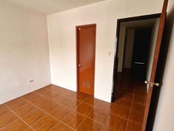 💎 Stylish & Spacious Townhouse in Quezon City – Only ₱7.48M! - Rey