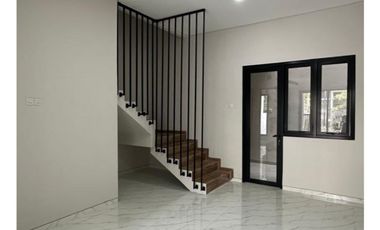 Dijual Rumah Minimalis 2 Lt, di Kutisari Indah Utara IV no. 40B, Surabaya Selatan