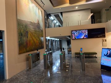 🏙️ Renta de oficina de 25 m2 en piso 10, Vista a Qro — WTC Juriquilla