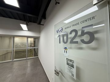 🏙️ Renta de oficina de 25 m2 en piso 10, Vista a Qro — WTC Juriquilla