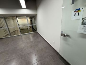 🏙️ Renta de oficina de 25 m2 en piso 10, Vista a Qro — WTC Juriquilla