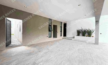 CASA EN VENTA EN AMORADA 4to SECTOR