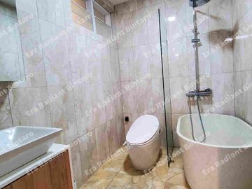 Dijual Cepat Rumah 4 lantai di Pinang  Mas Pondok Indah