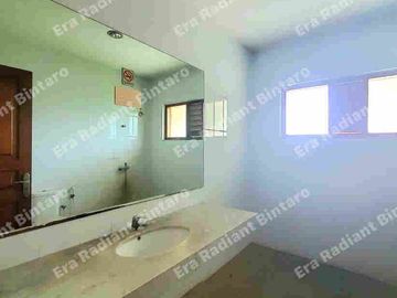 Disewakan Rumah Ada Kolam Renang Di kavling Polri Ragunan Jak sel