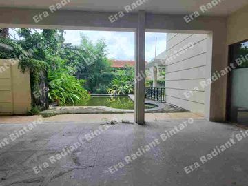 Disewakan Rumah Ada Kolam Renang Di kavling Polri Ragunan Jak sel