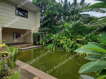 Disewakan Rumah Ada Kolam Renang Di kavling Polri Ragunan Jak sel