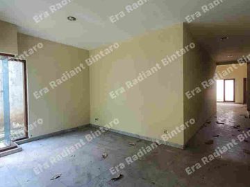 Disewakan Rumah Ada Kolam Renang Di kavling Polri Ragunan Jak sel