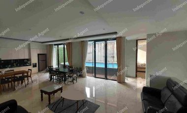 Rumah Dengan Privatepool di Ampera Jakarta Selatan