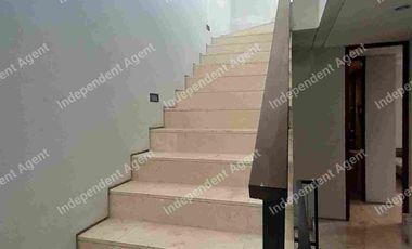 Rumah Dengan Privatepool di Ampera Jakarta Selatan